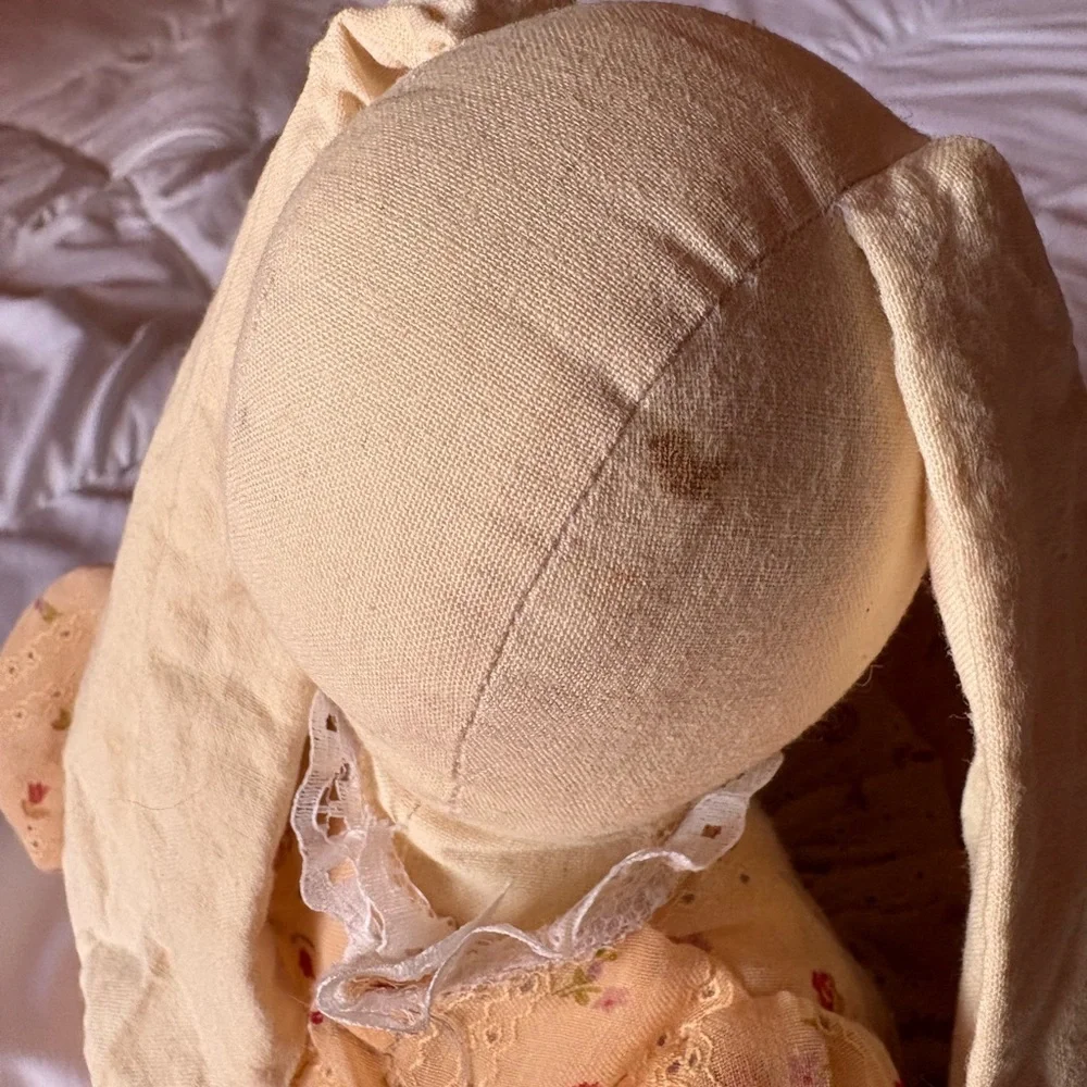 Vintage classic bunny doll with lace dress - Picture 5 of 9